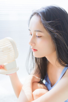 小楼又东风